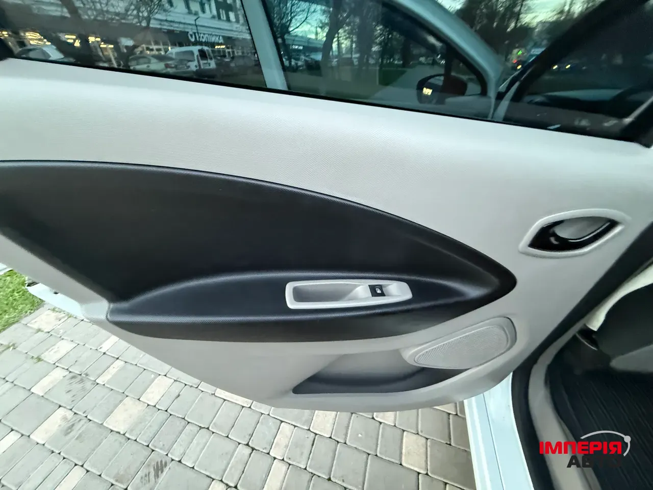 Renault ZOE - фото 43