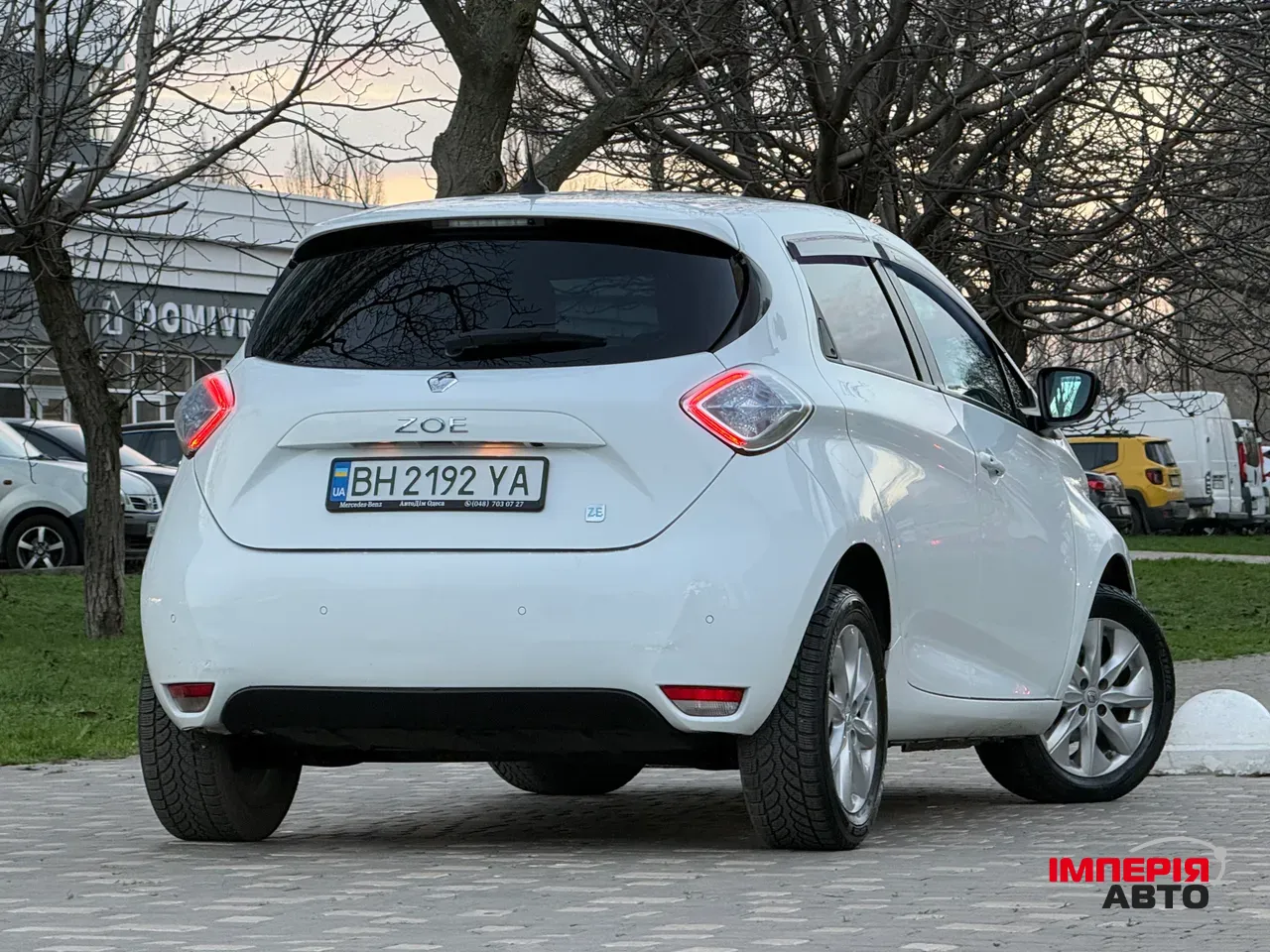 Renault ZOE - фото 18