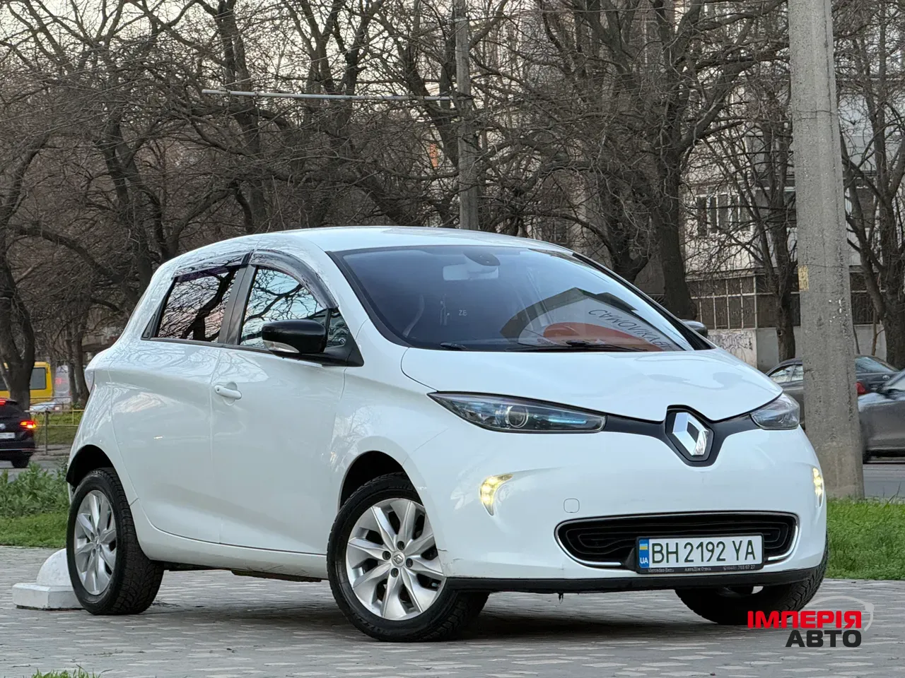 Renault ZOE - фото 12