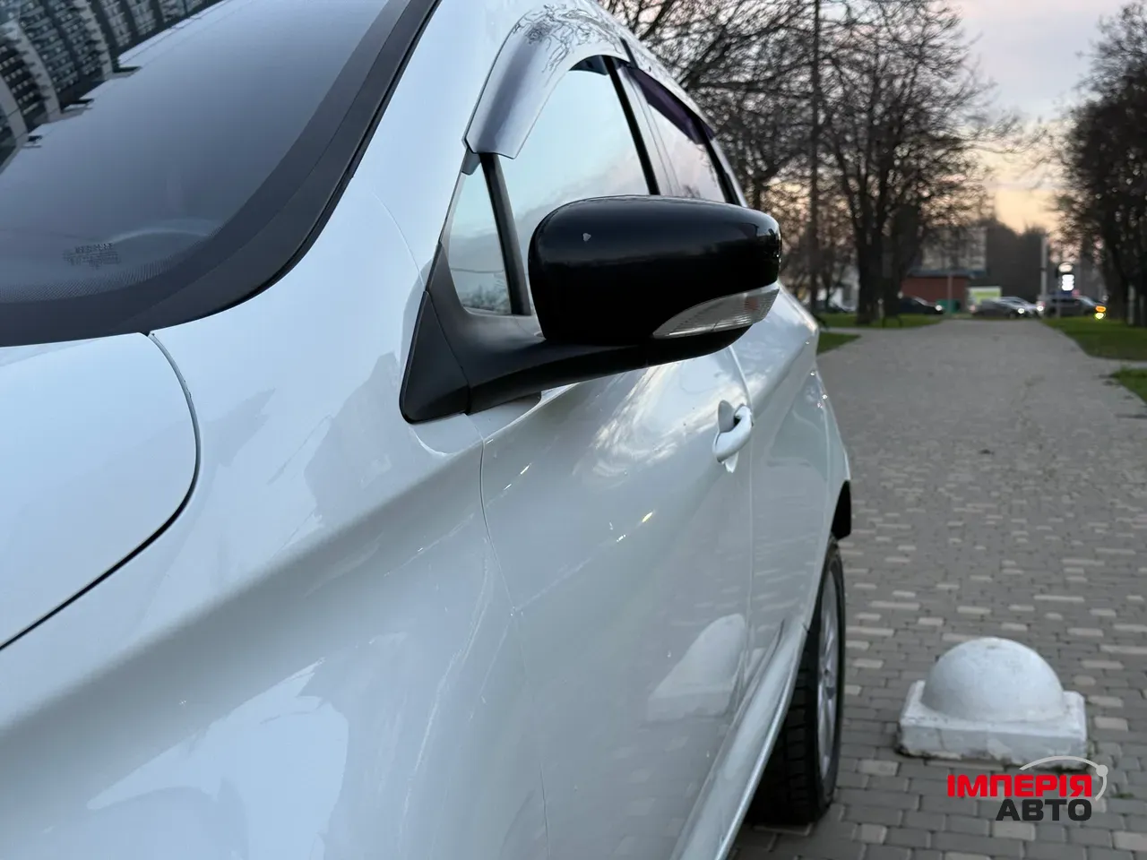 Renault ZOE - фото 10