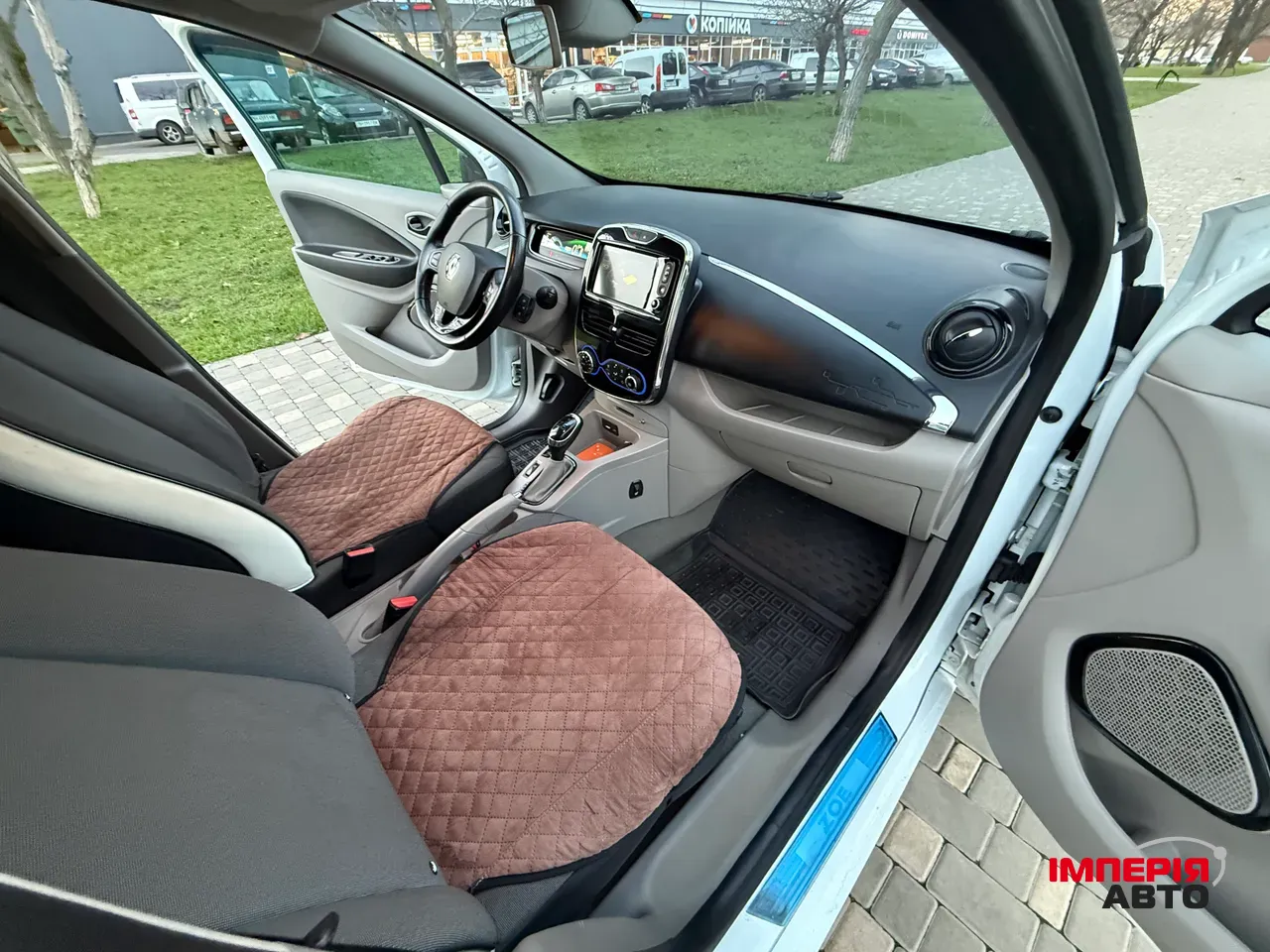 Renault ZOE - фото 49