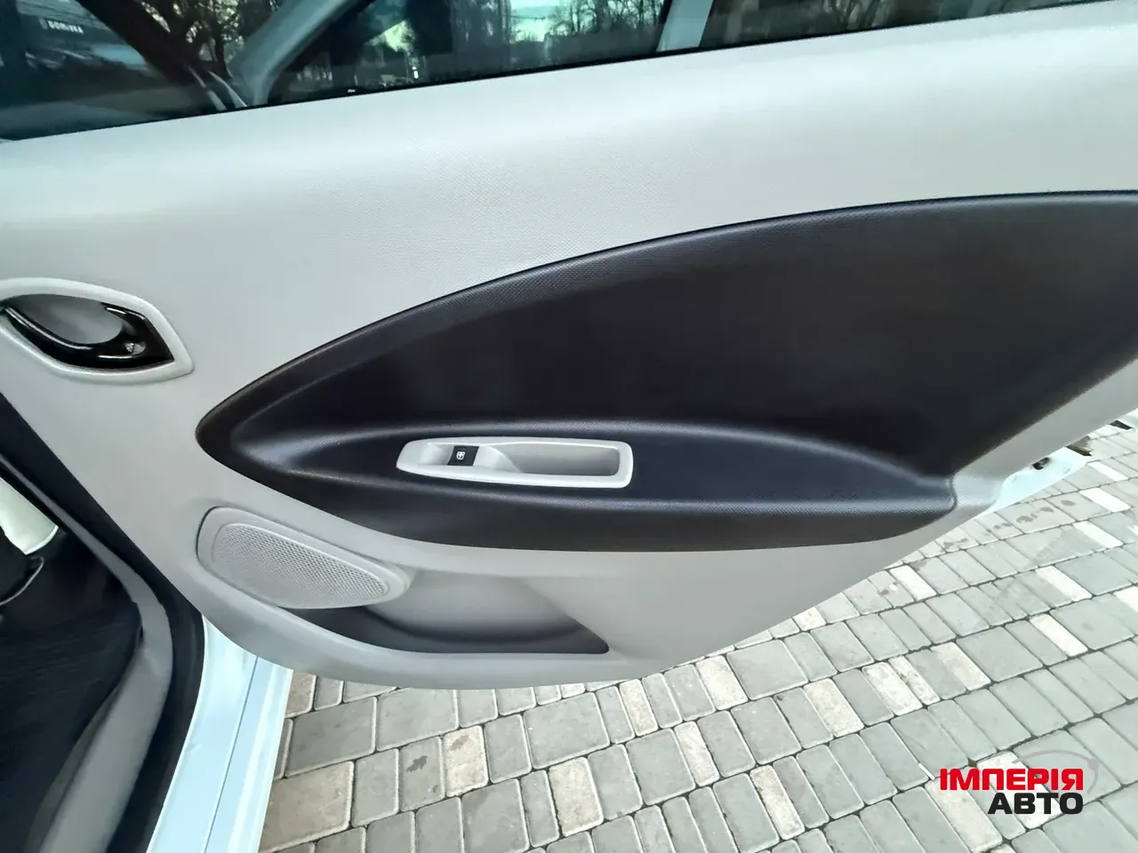 Renault ZOE - фото 34