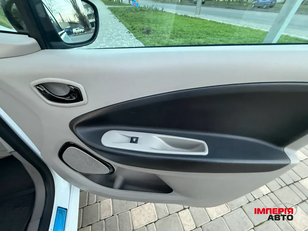 Renault ZOE - фото 50