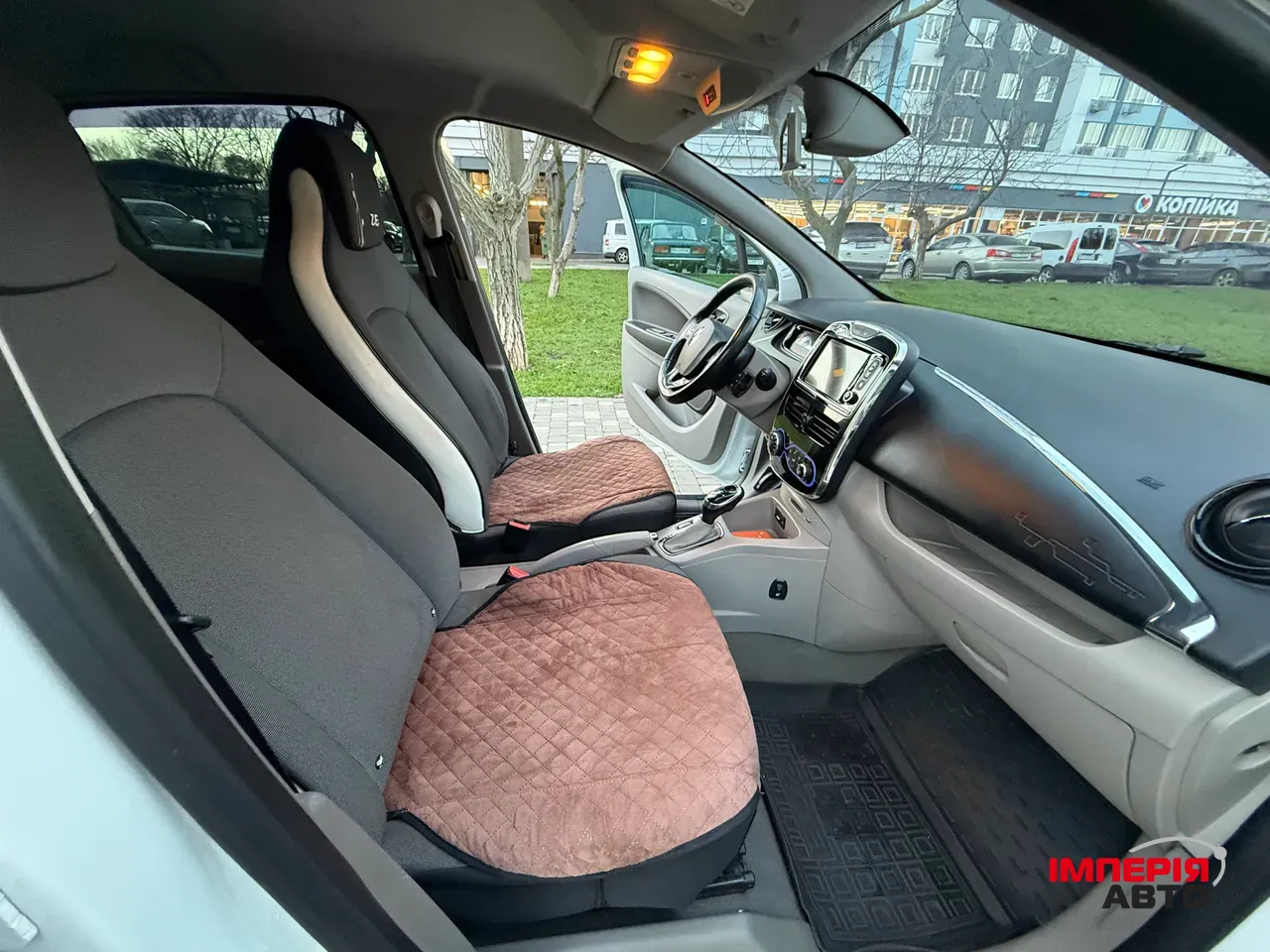 Renault ZOE - фото 53