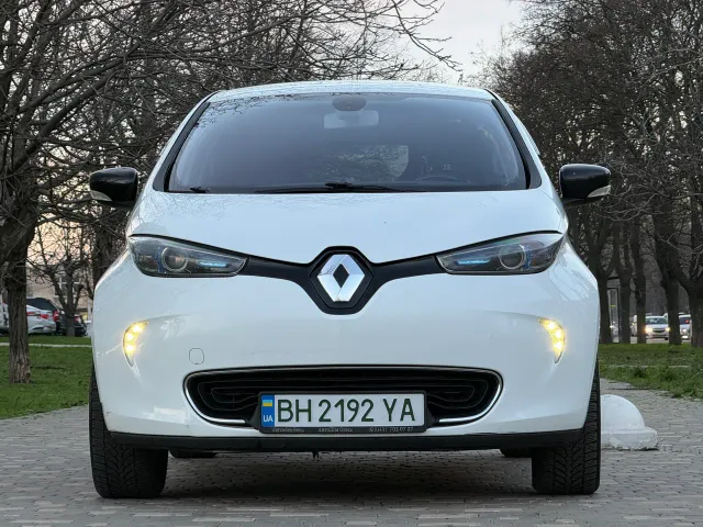 Renault ZOE - фото 5