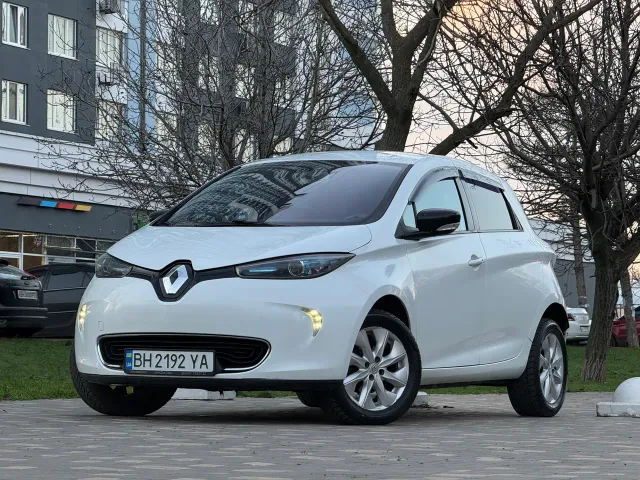 Renault ZOE - фото 4