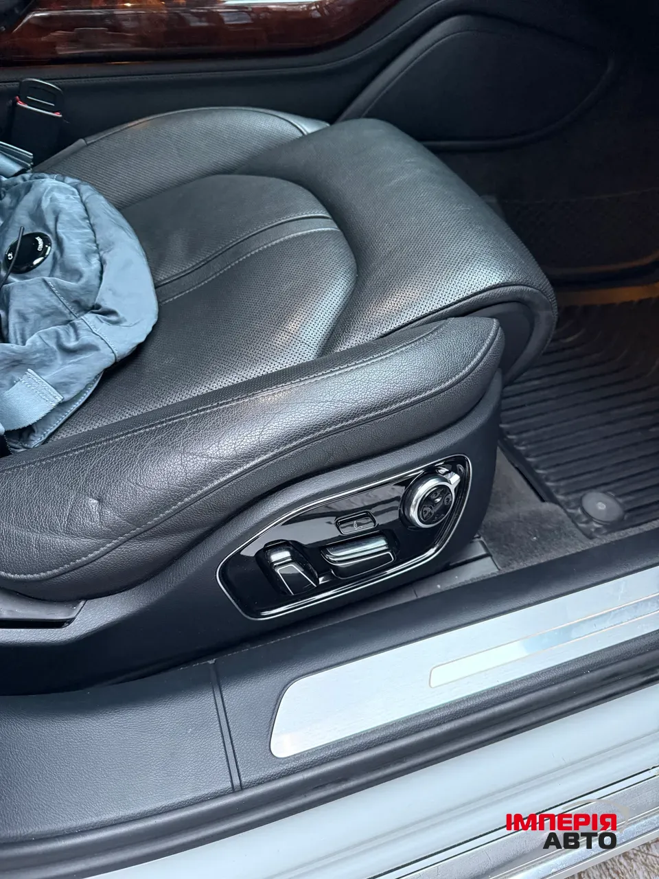 Audi A8 - фото 15