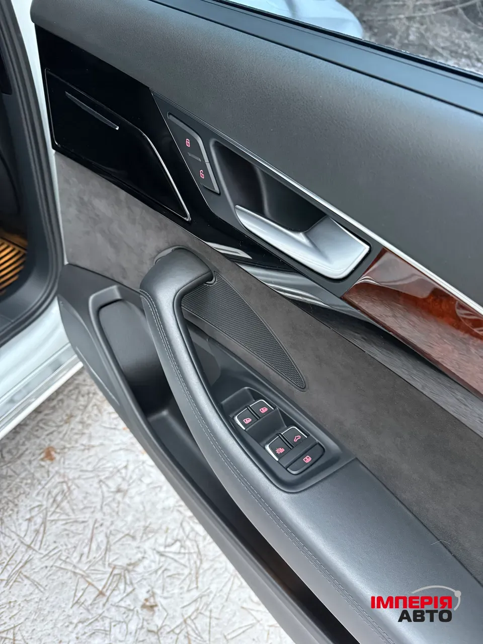 Audi A8 - фото 21