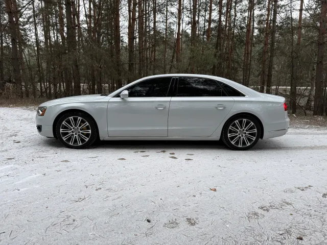 Audi A8 - фото 2