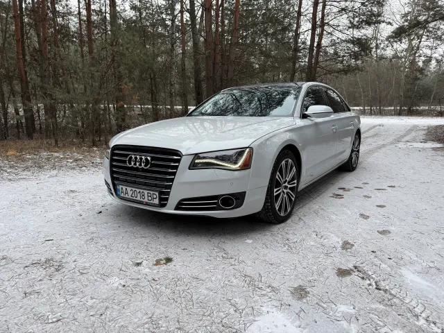 Audi A8 - фото 1