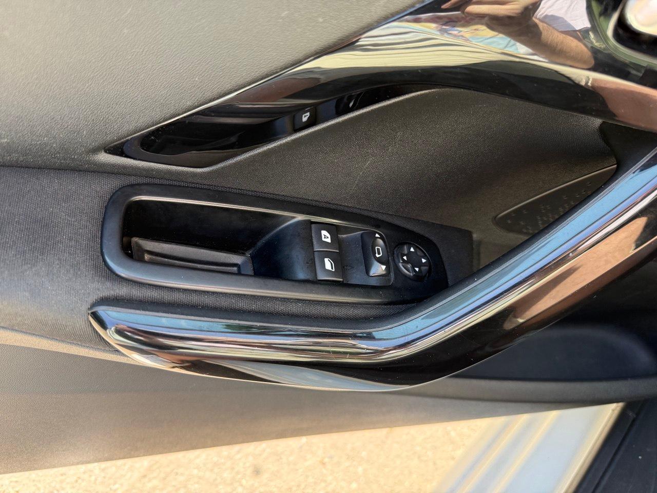 Peugeot 208 - фото 12