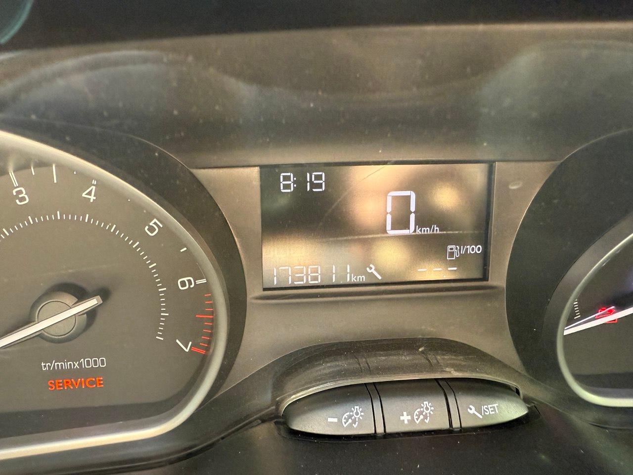 Peugeot 208 - фото 11