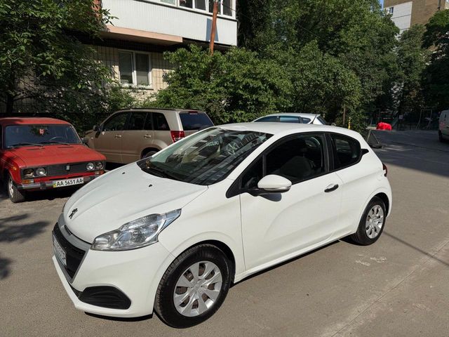 Peugeot 208 - фото 4