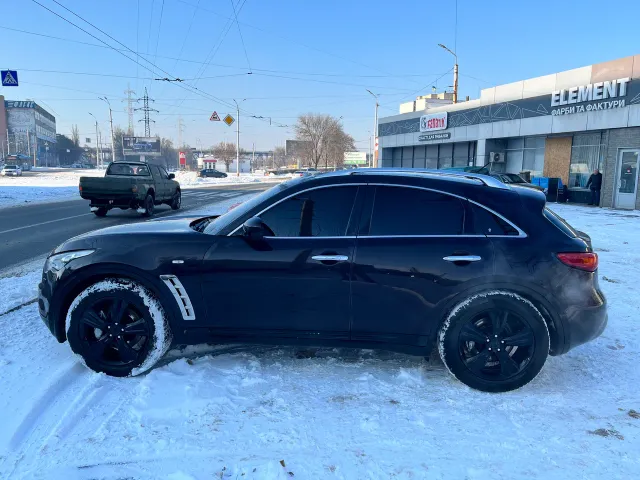 Infiniti FX - фото 2