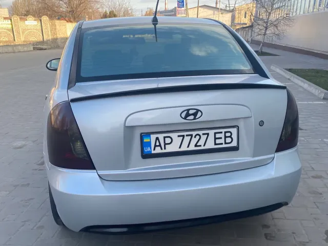 Hyundai Accent - фото 3