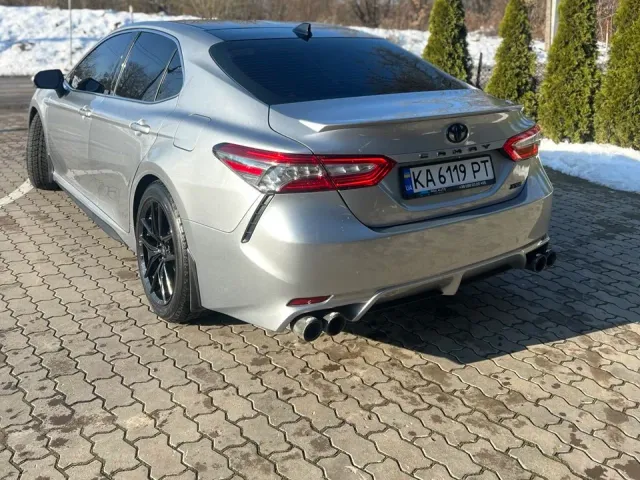 Toyota Camry - фото 5