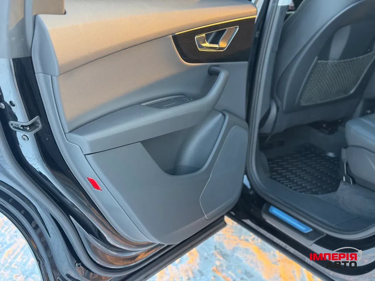 Audi Q7 - фото 21