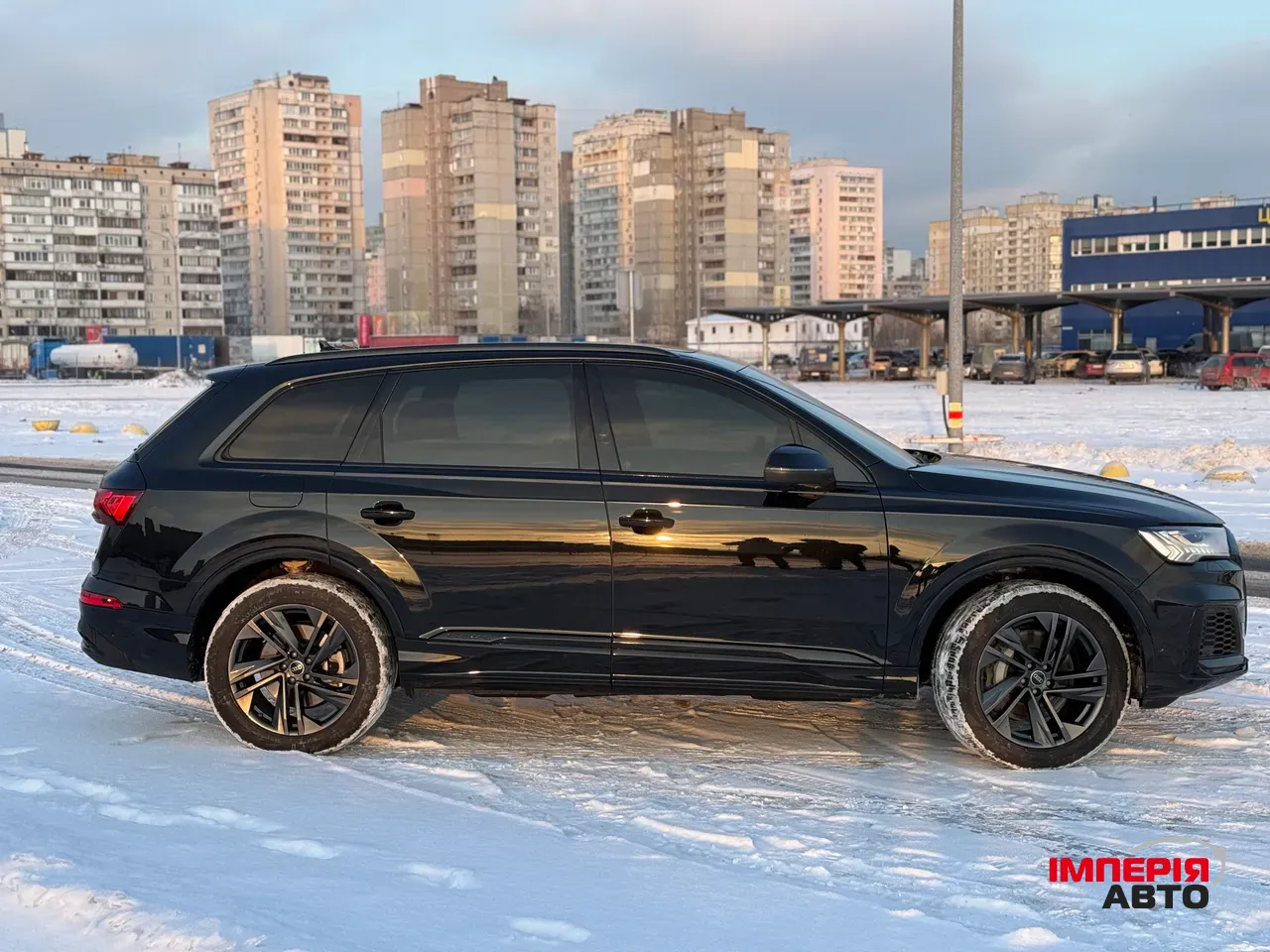 Audi Q7 - фото 8