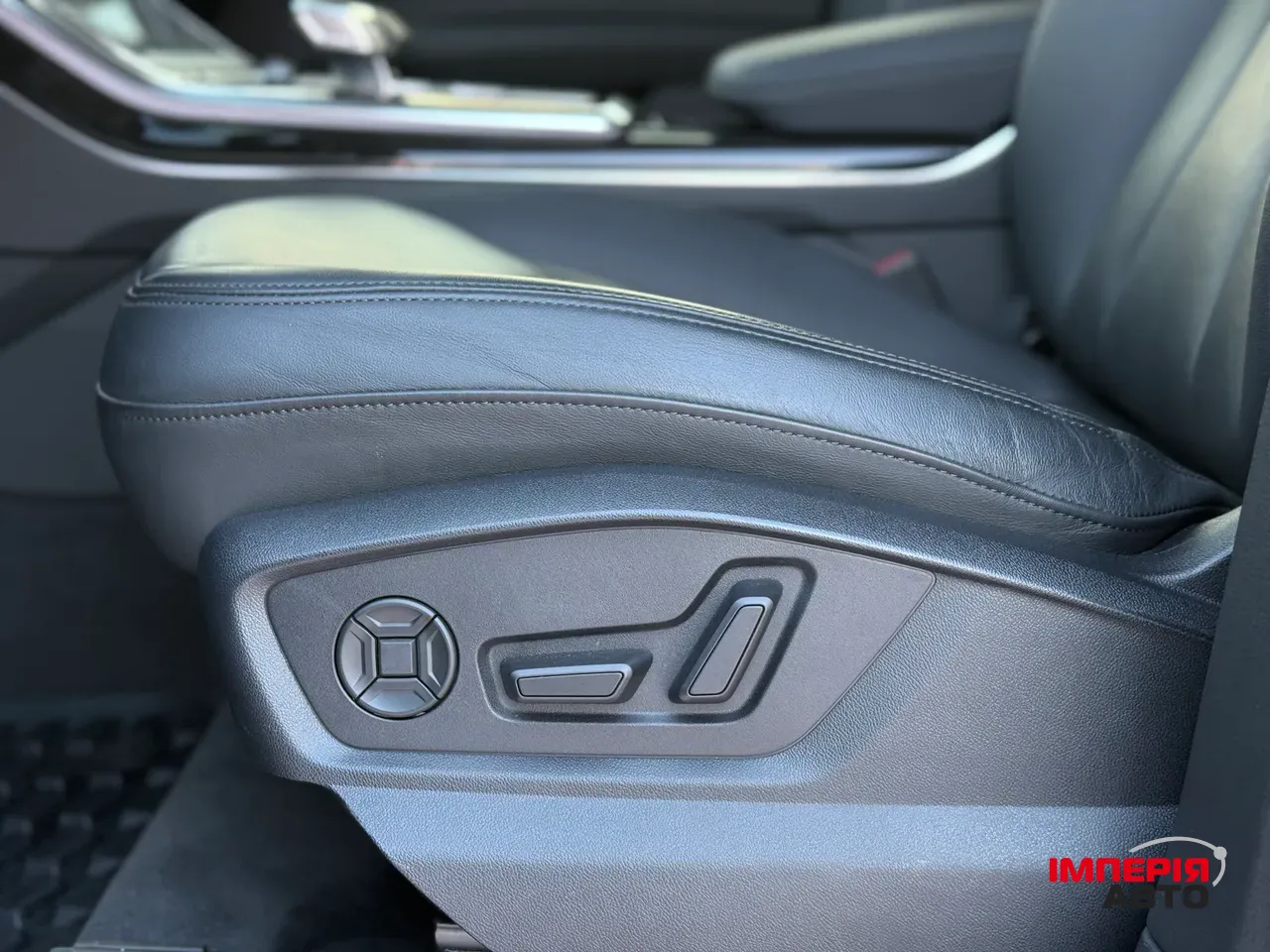 Audi Q7 - фото 18