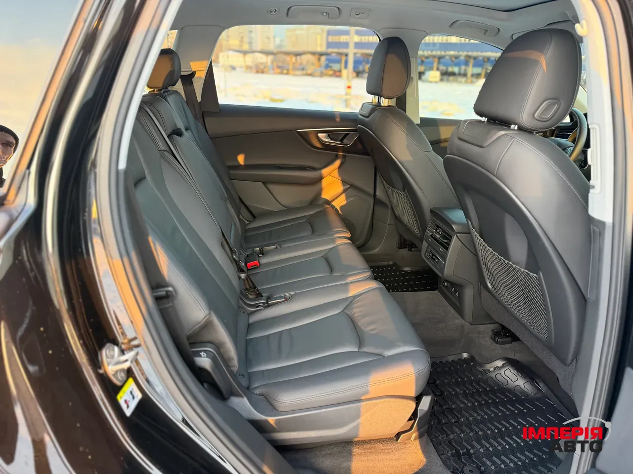 Audi Q7 - фото 25