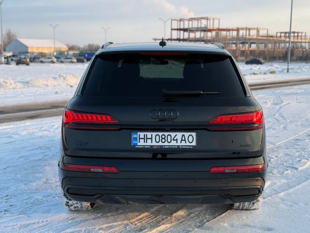 Audi Q7 - фото 4