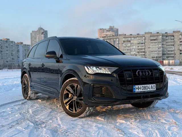 Audi Q7 - фото 1