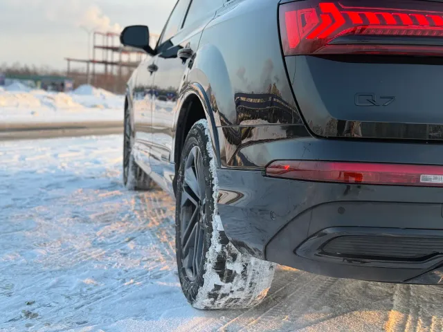 Audi Q7 - фото 5