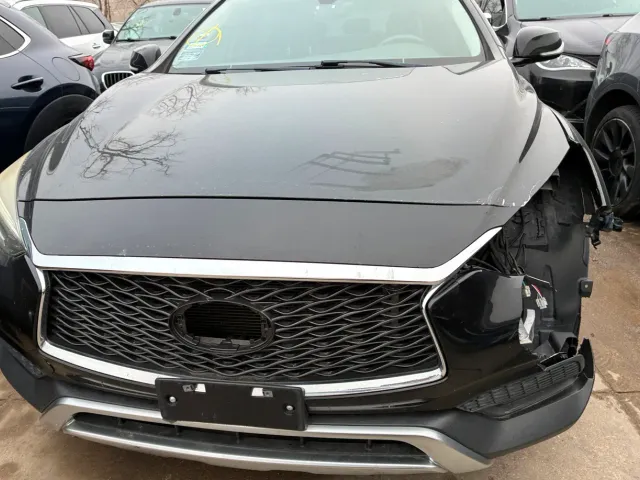 Infiniti QX30 - фото 1