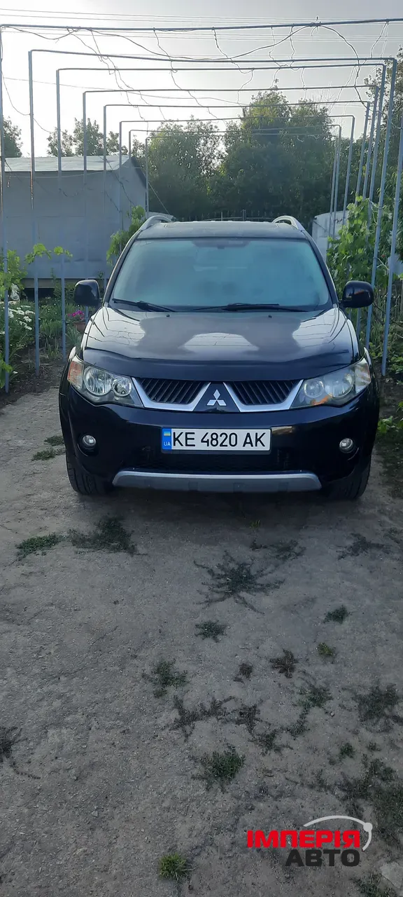 Mitsubishi Outlander - фото 2