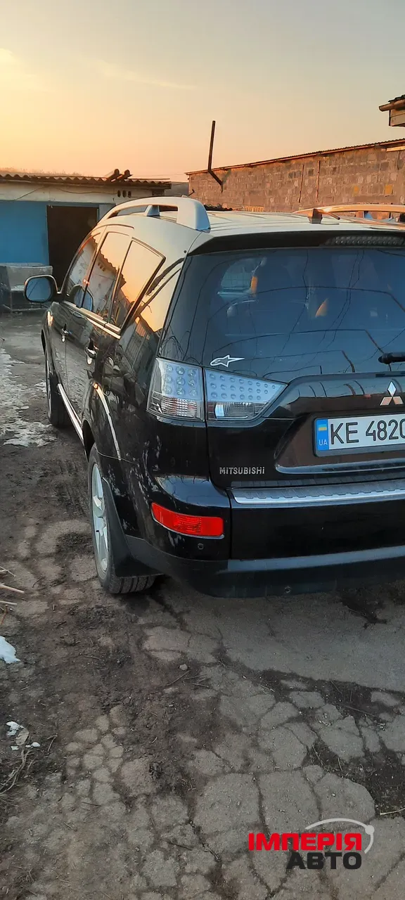 Mitsubishi Outlander - фото 5