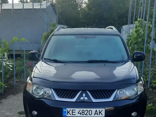 Mitsubishi Outlander - фото 2