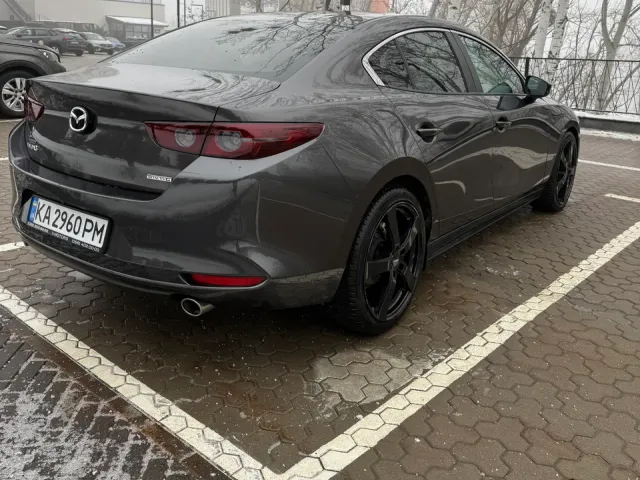 Mazda 3 - фото 5