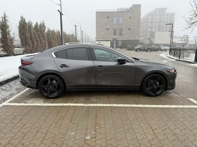 Mazda 3 - фото 4
