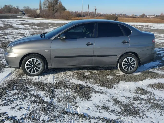 SEAT Cordoba - фото 2