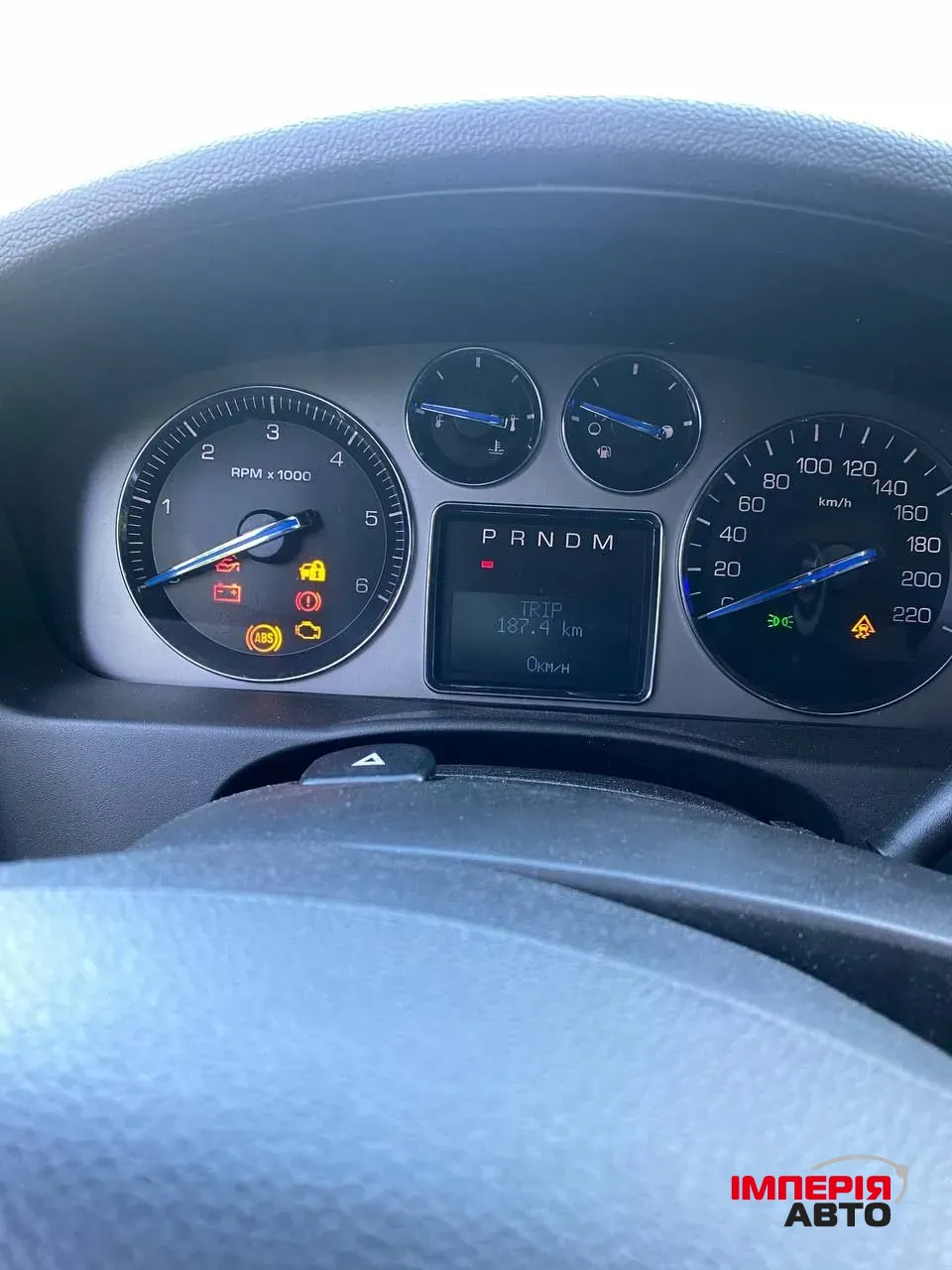 Cadillac Escalade - фото 8