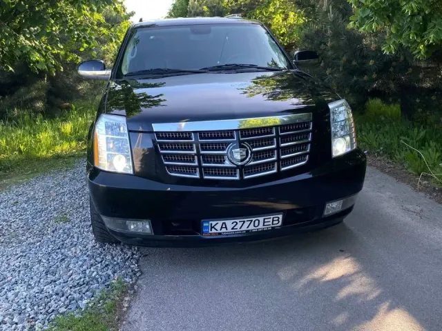 Cadillac Escalade - фото 1
