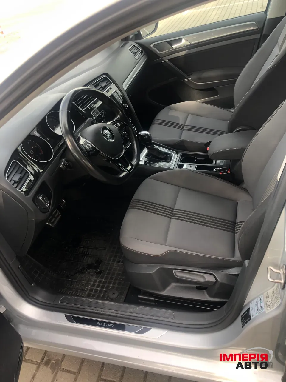 Volkswagen Golf - фото 10