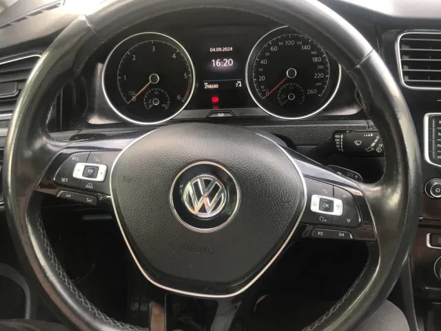 Volkswagen Golf - фото 3