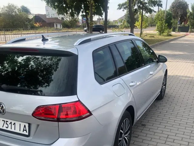 Volkswagen Golf - фото 5