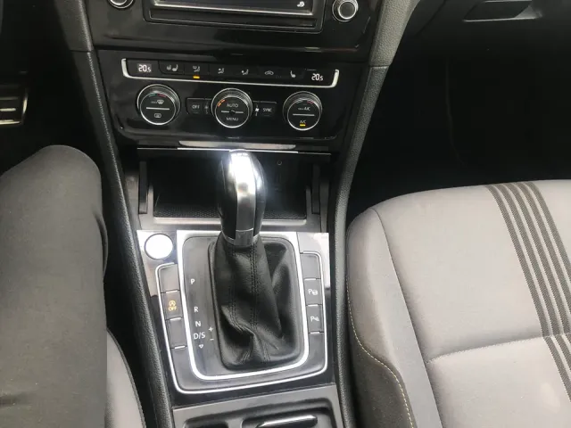 Volkswagen Golf - фото 2