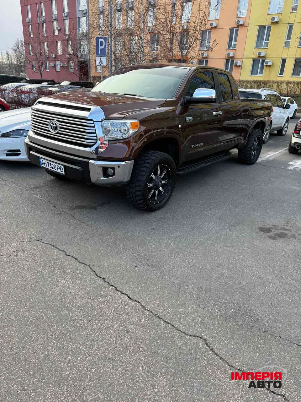 Toyota Tundra - фото 1