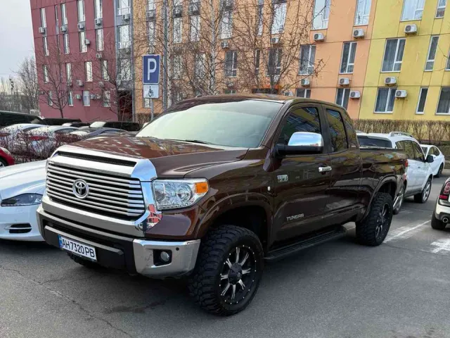 Toyota Tundra - фото 1