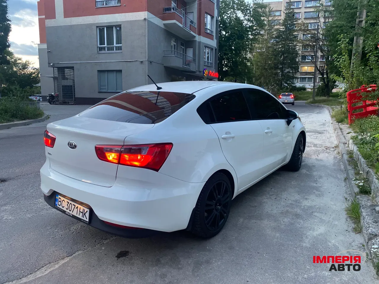 Kia Rio - фото 4