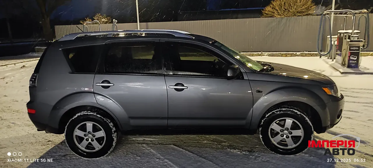 Mitsubishi Outlander - фото 16