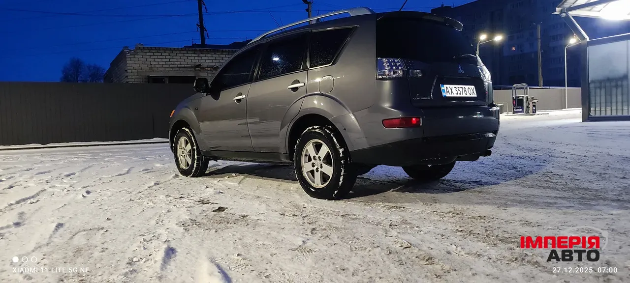 Mitsubishi Outlander - фото 3