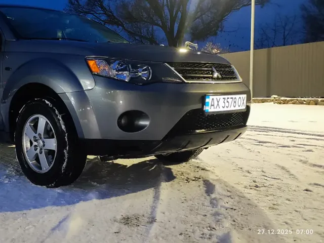 Mitsubishi Outlander - фото 4
