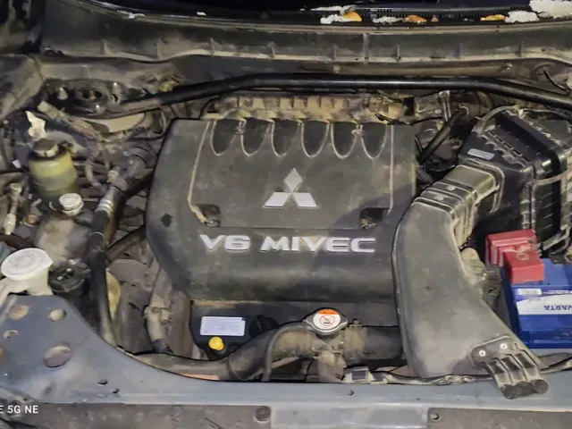 Mitsubishi Outlander - фото 5