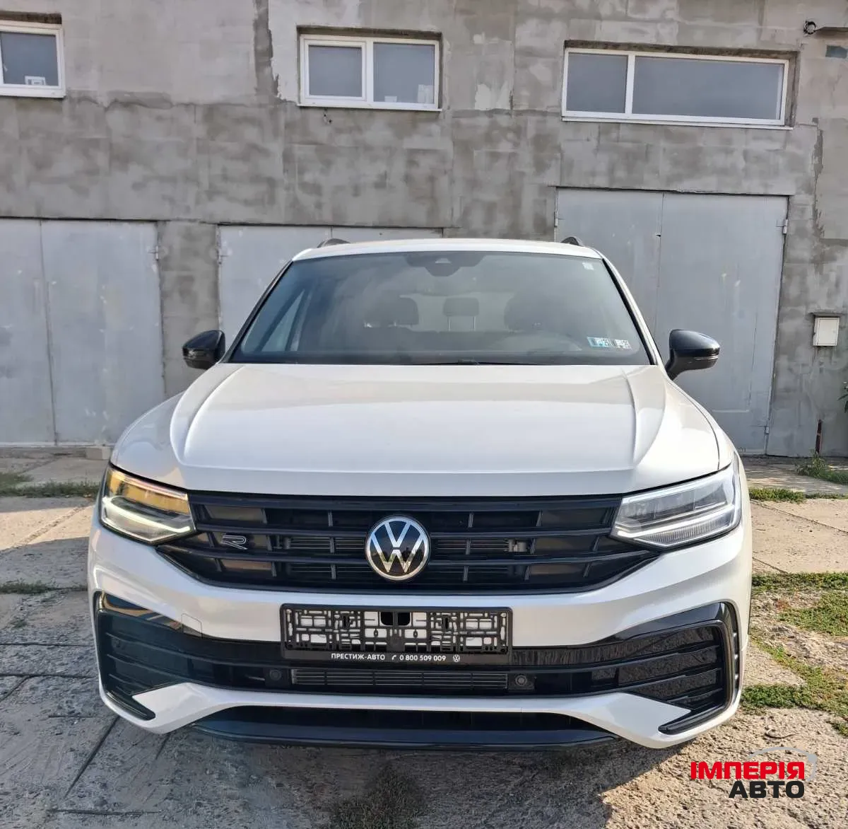 Volkswagen Tiguan R - фото 1