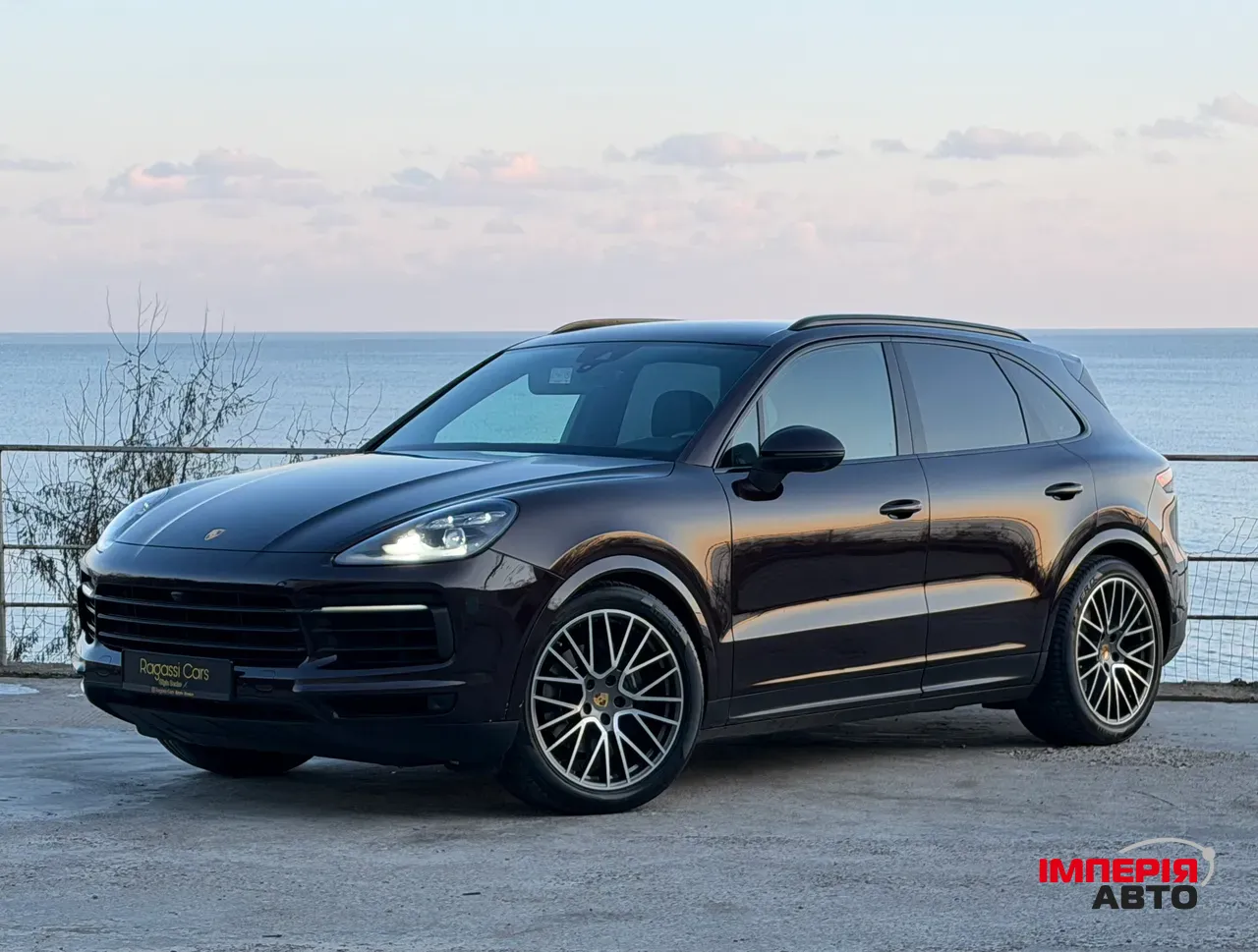 Porsche Cayenne - фото 1