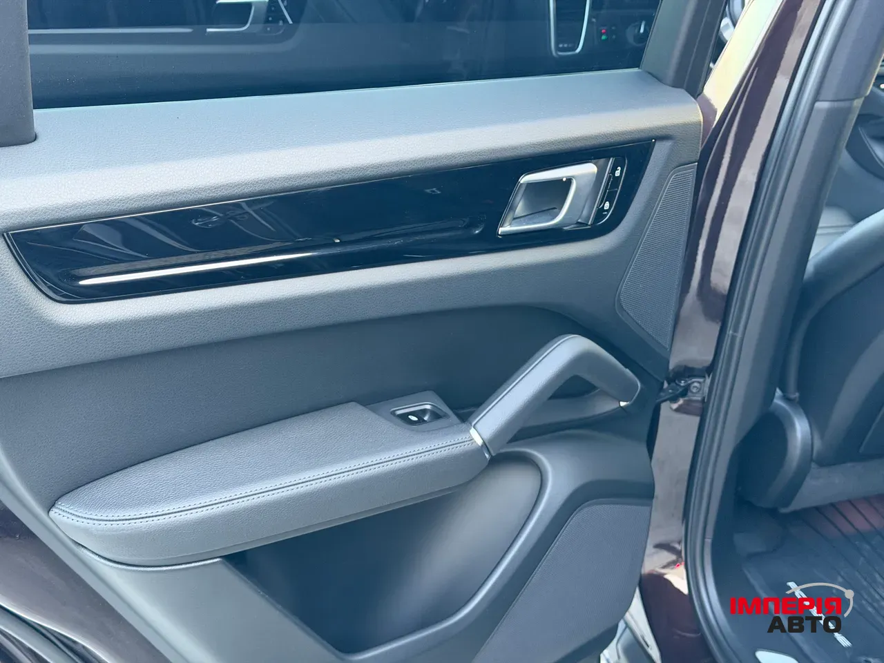 Porsche Cayenne - фото 23